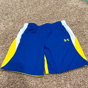Under Armour shorts YXL